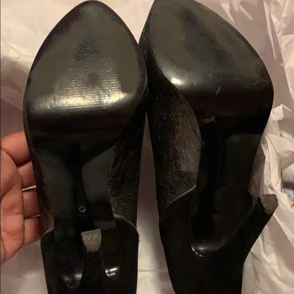 Pumps - Picture 2 of 3